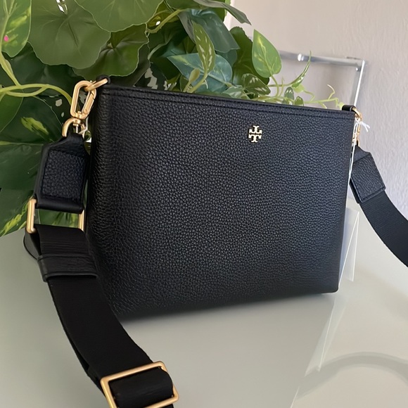 Tory Burch Handbags - New, authentic Tory Burch swing crossbody bag